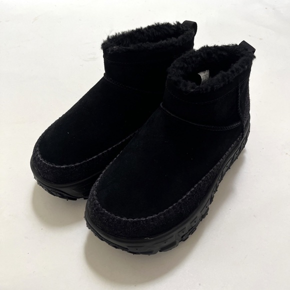 NWOB $190 Original UGG Venture Daze Ultra Mini Boots Size 8 Black Leather Suede - Picture 5 of 12